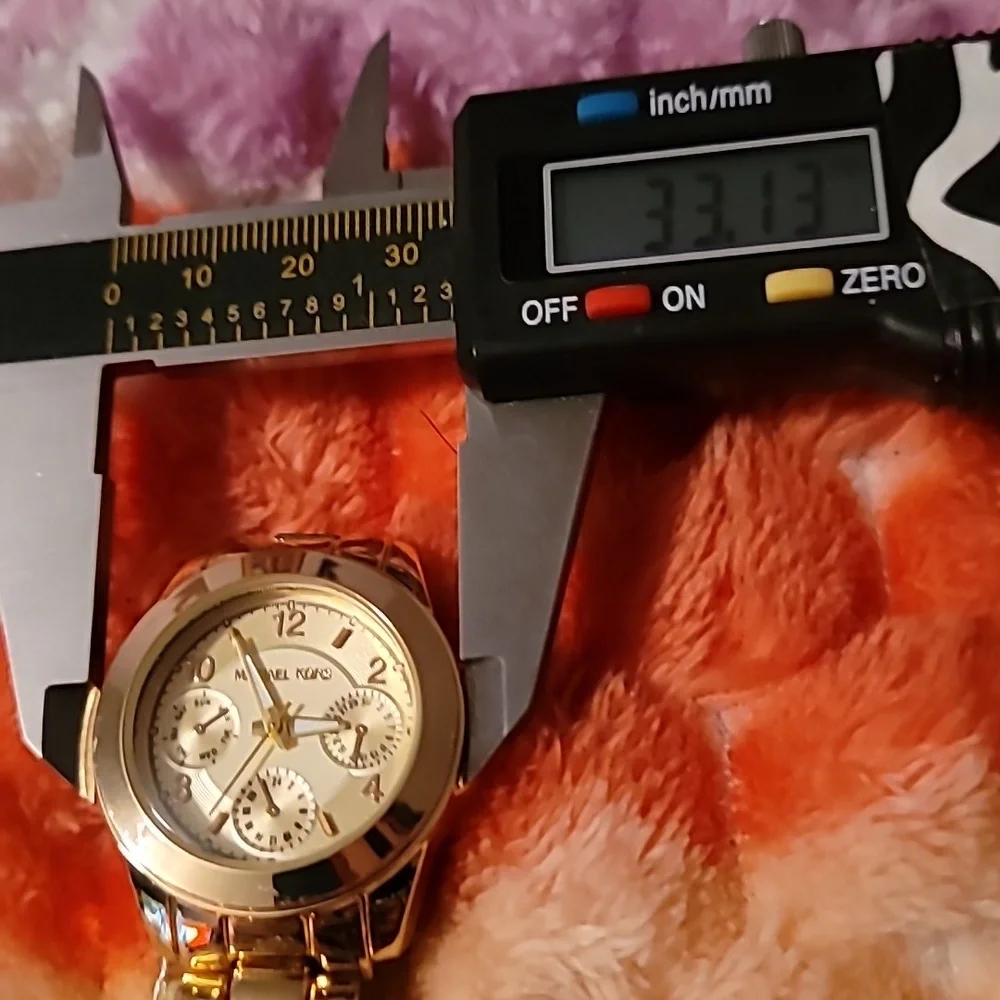 NEW Michael Kors Watch MK-769-126 Chronograph Style‎ Watch Goldtone